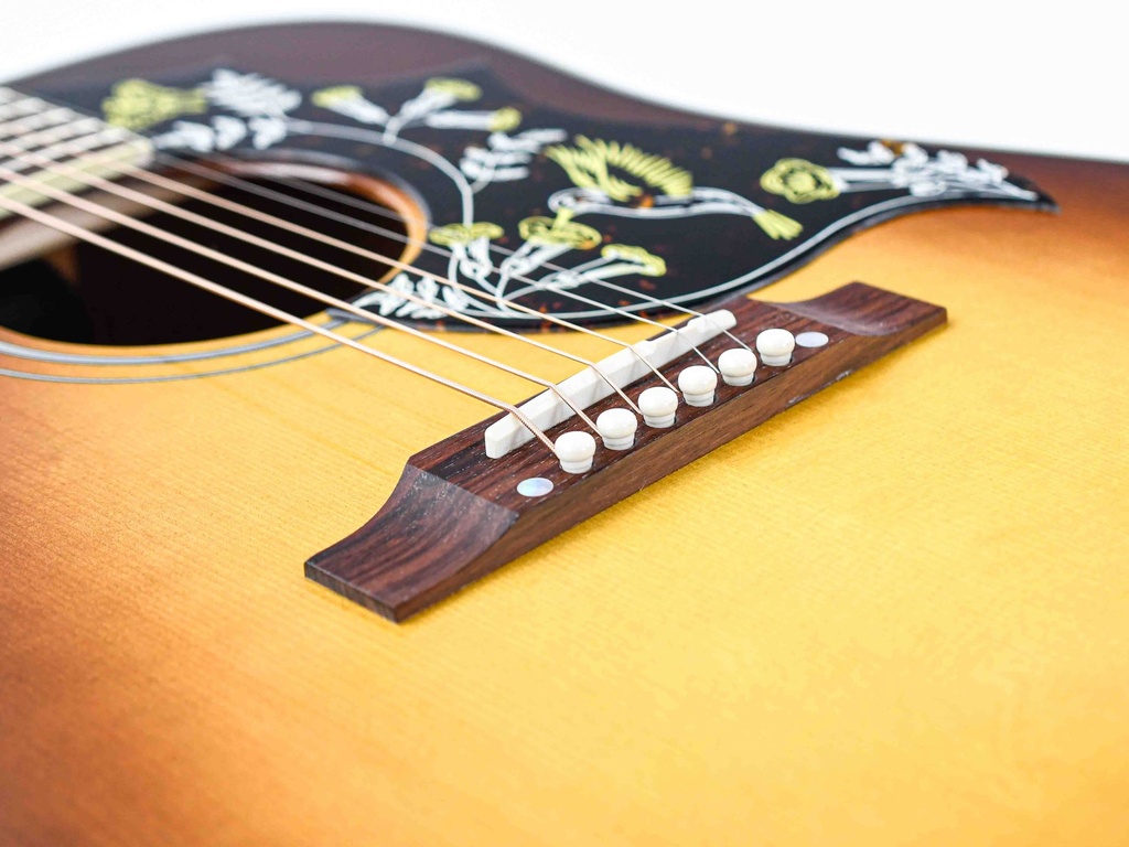Gibson Hummingbird Standard Red Spruce Honey Burst | The